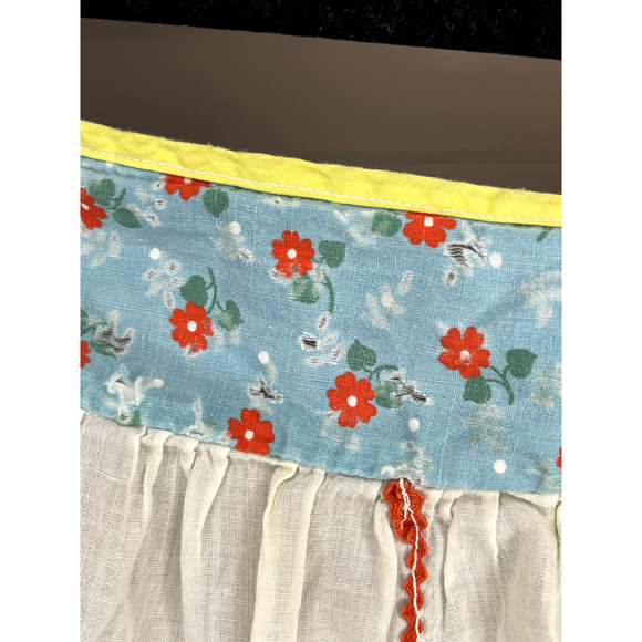 Vintage Handmade Half Kitchen Flower Apron - Picture 3 of 4